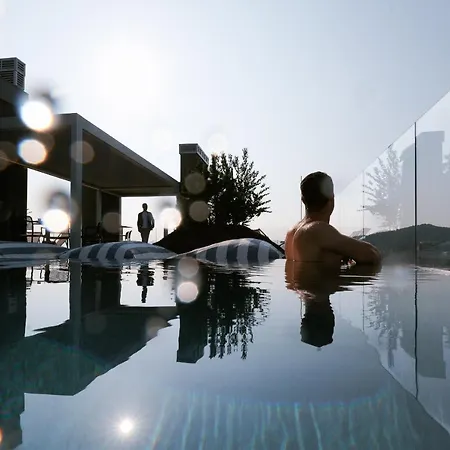 Neu Residences Smart Aparthotel