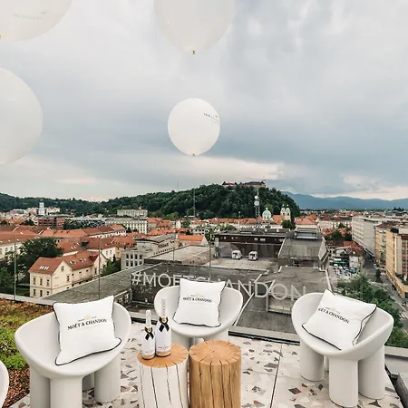 Neu Residences Smart Aparthotel 4*