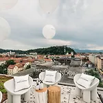 Neu Residences Smart Aparthotel 4*